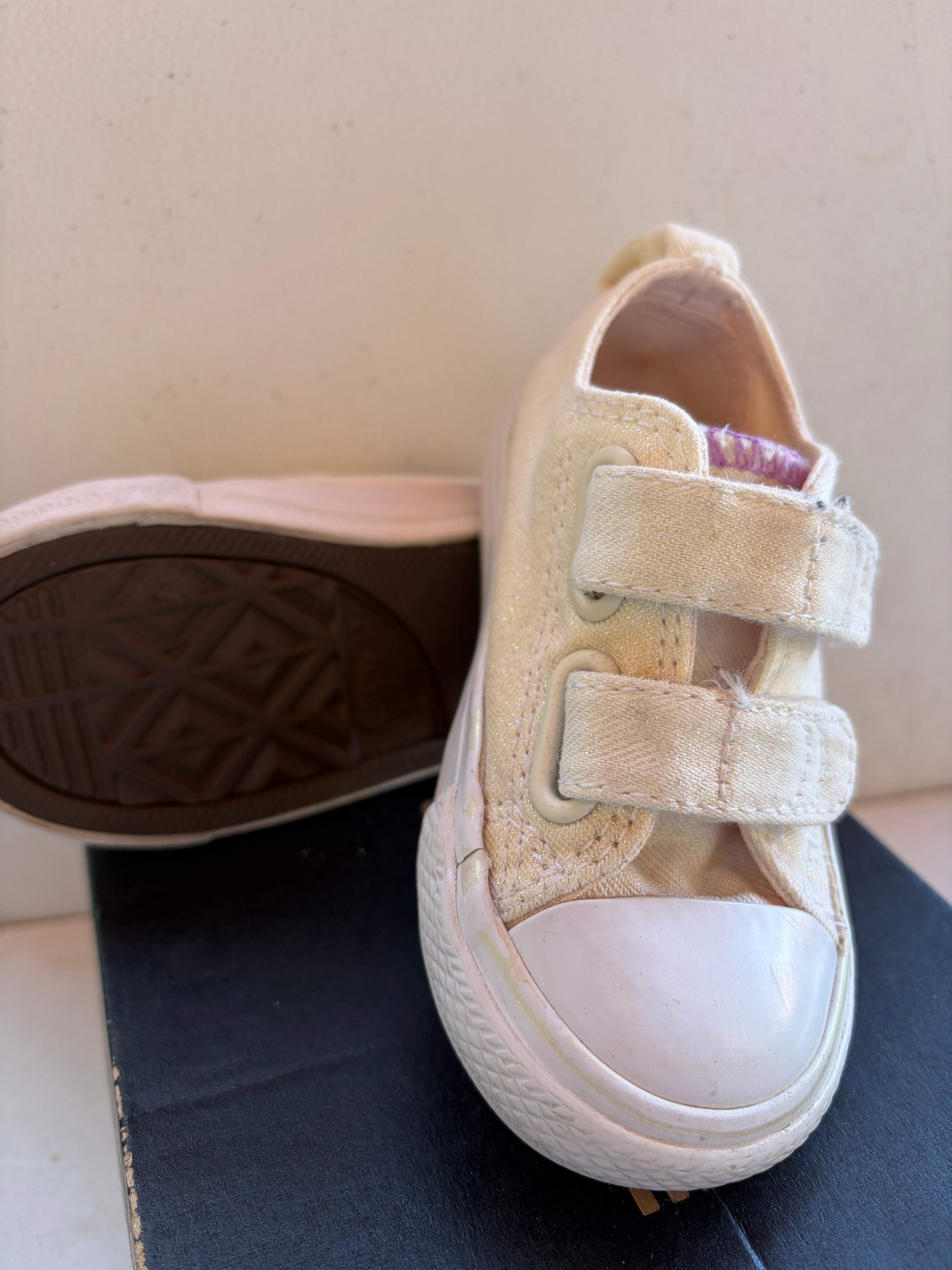 Converse toddler sneaker