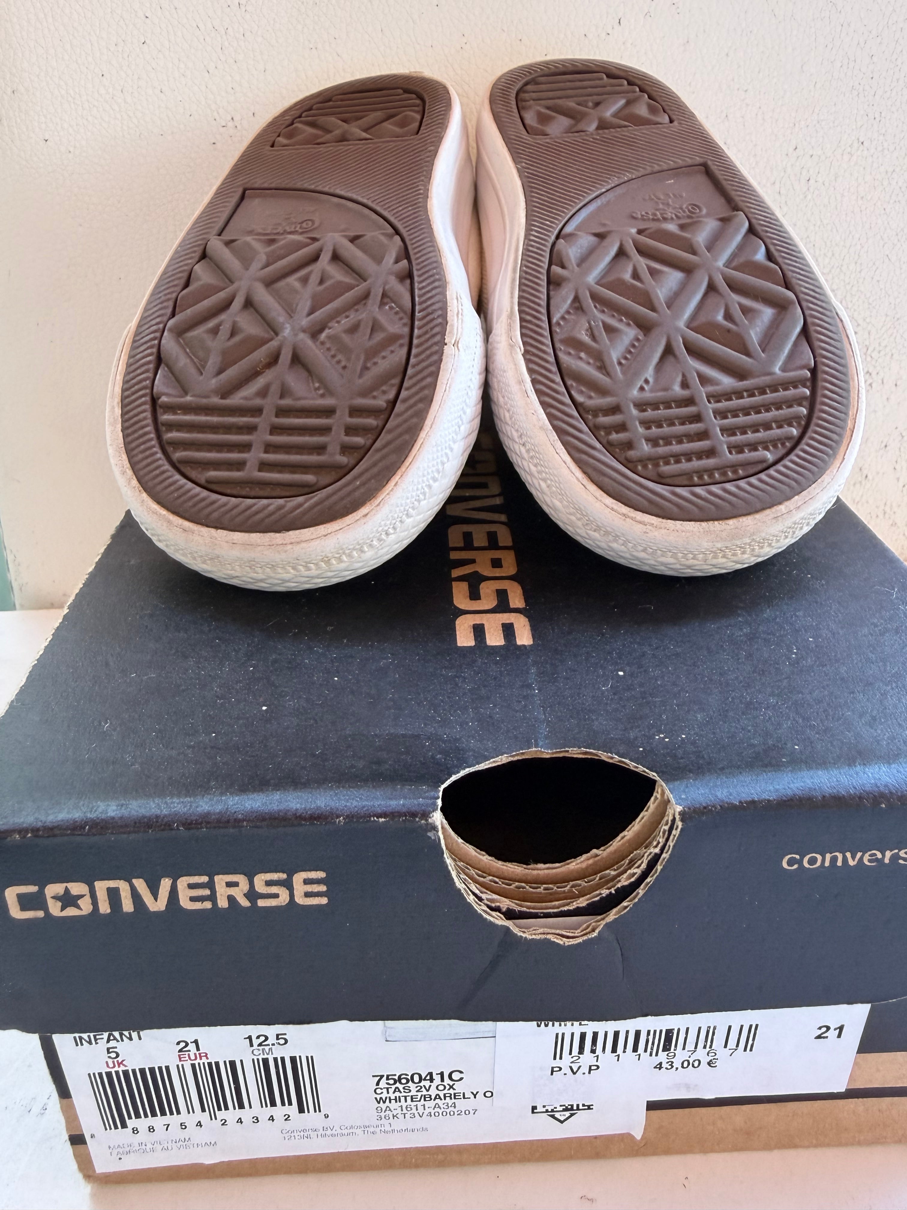 Converse toddler sneaker