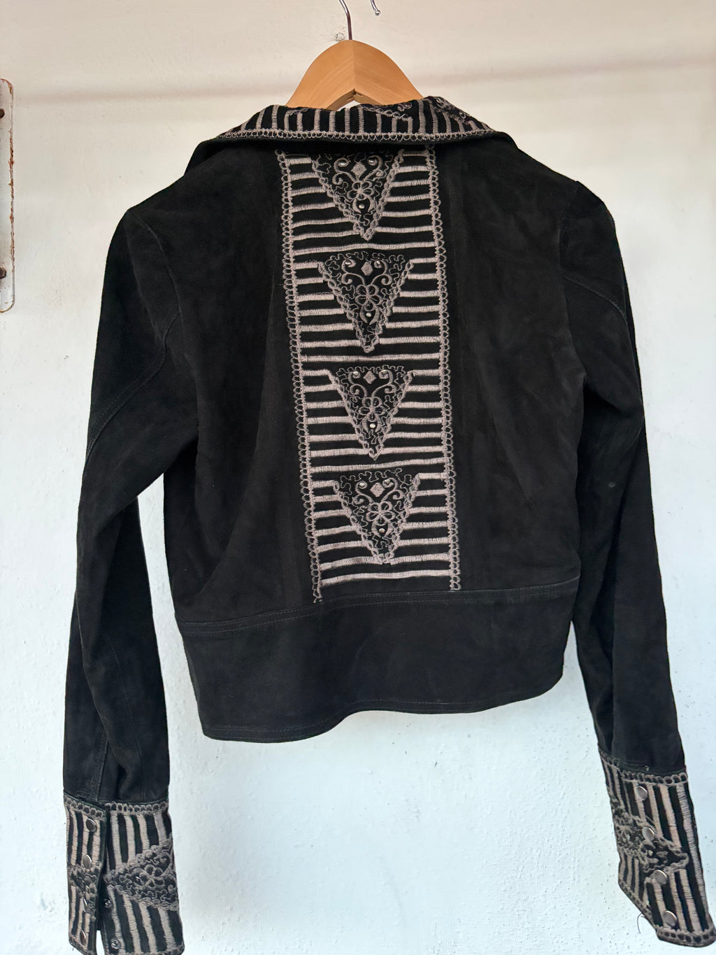 Cropped suede jacket