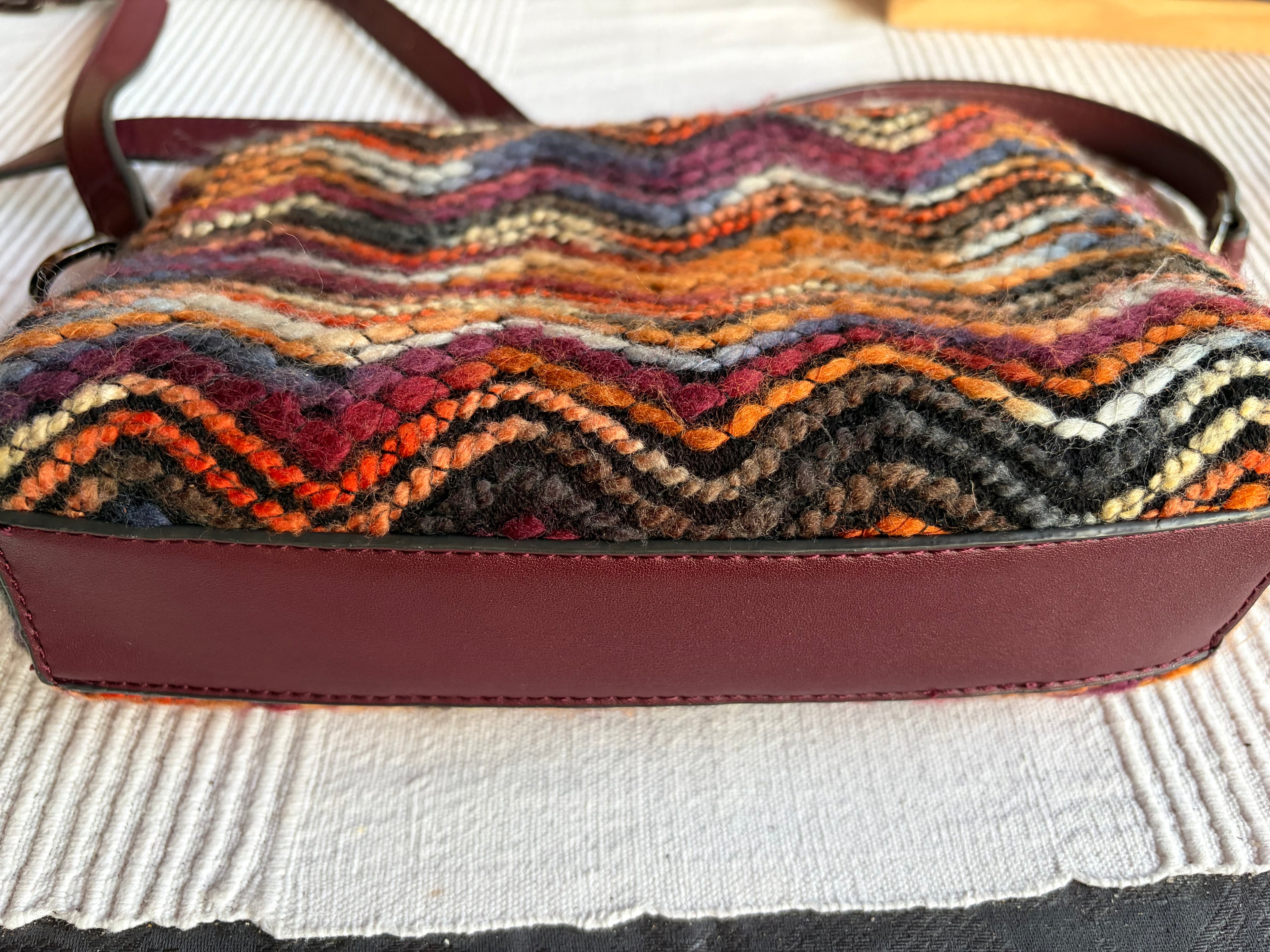 PARFOIS knitted yarn embroidered shoulder bag