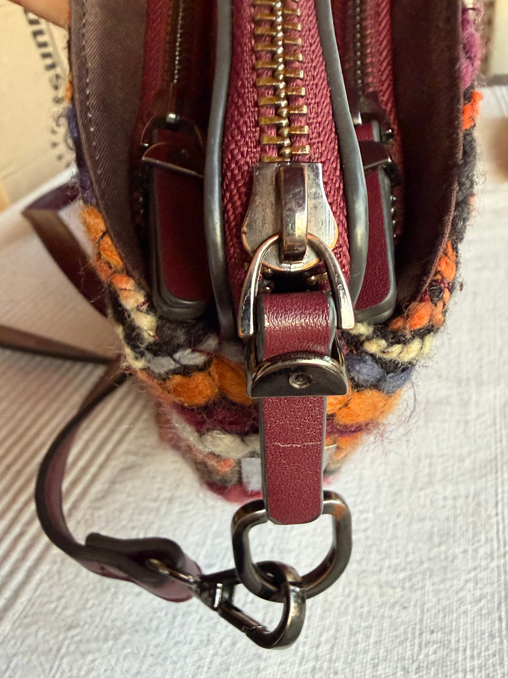 PARFOIS knitted yarn embroidered shoulder bag