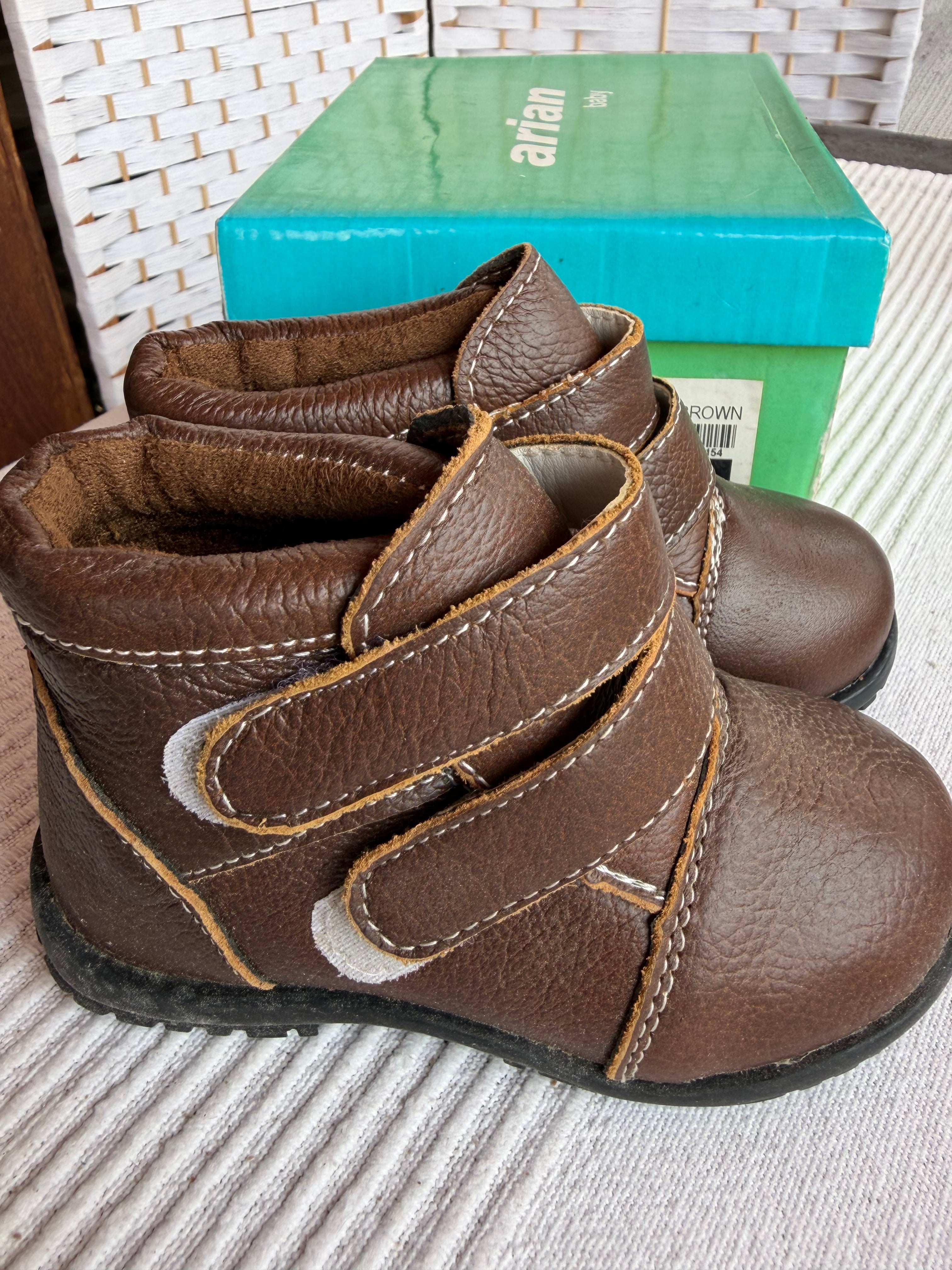 Arian leather baby boots