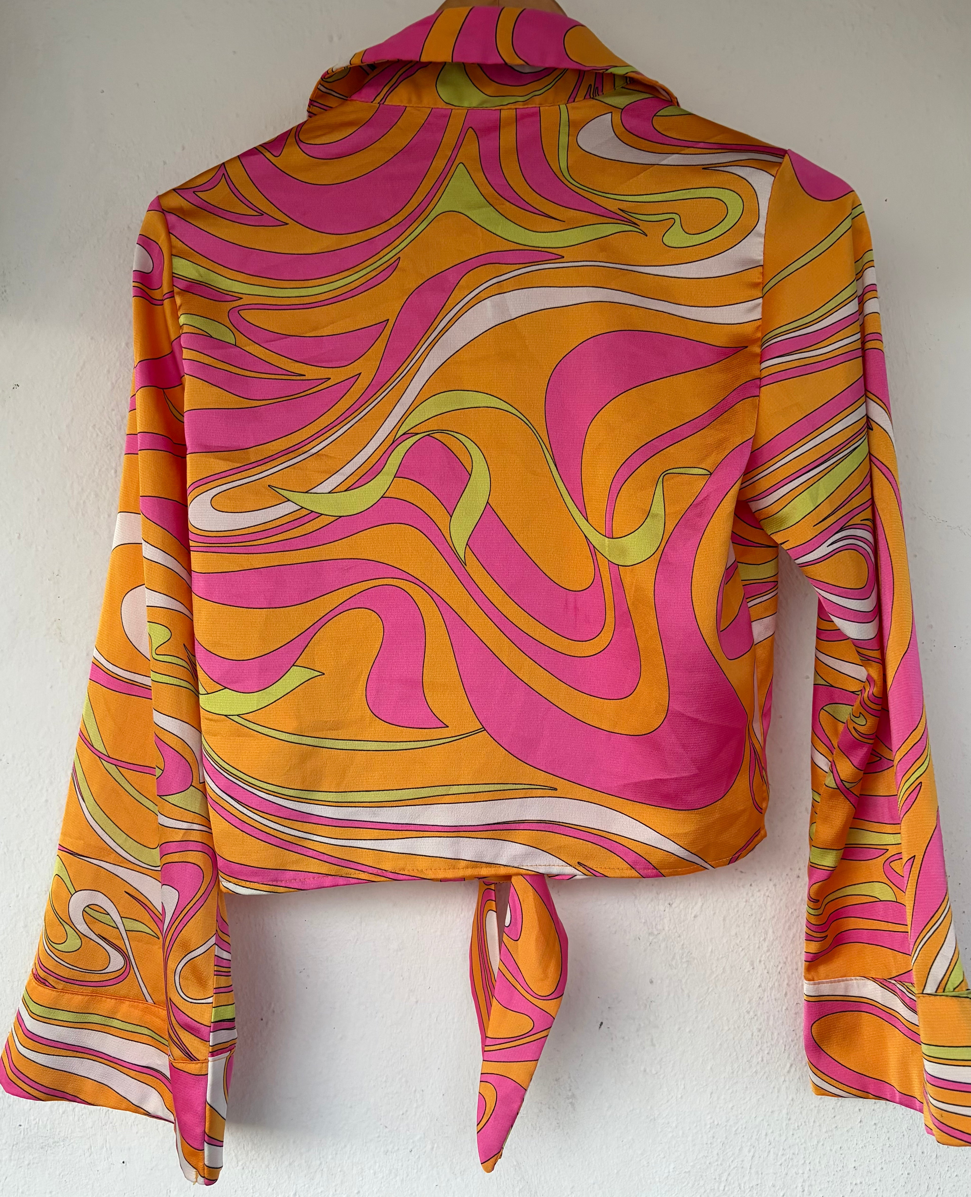Retro-inspired Amisu shirt