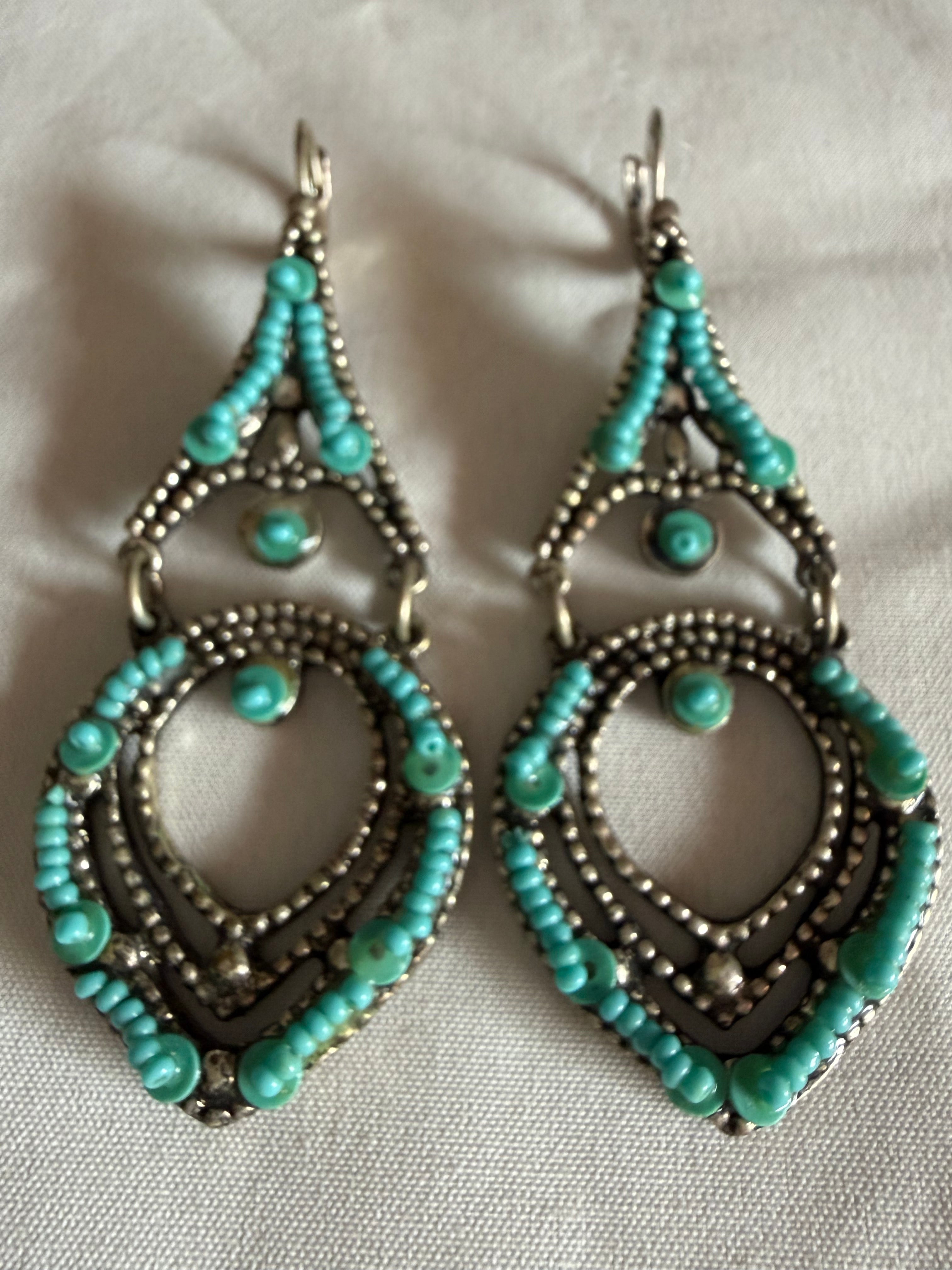 Dangle chandelier earrings