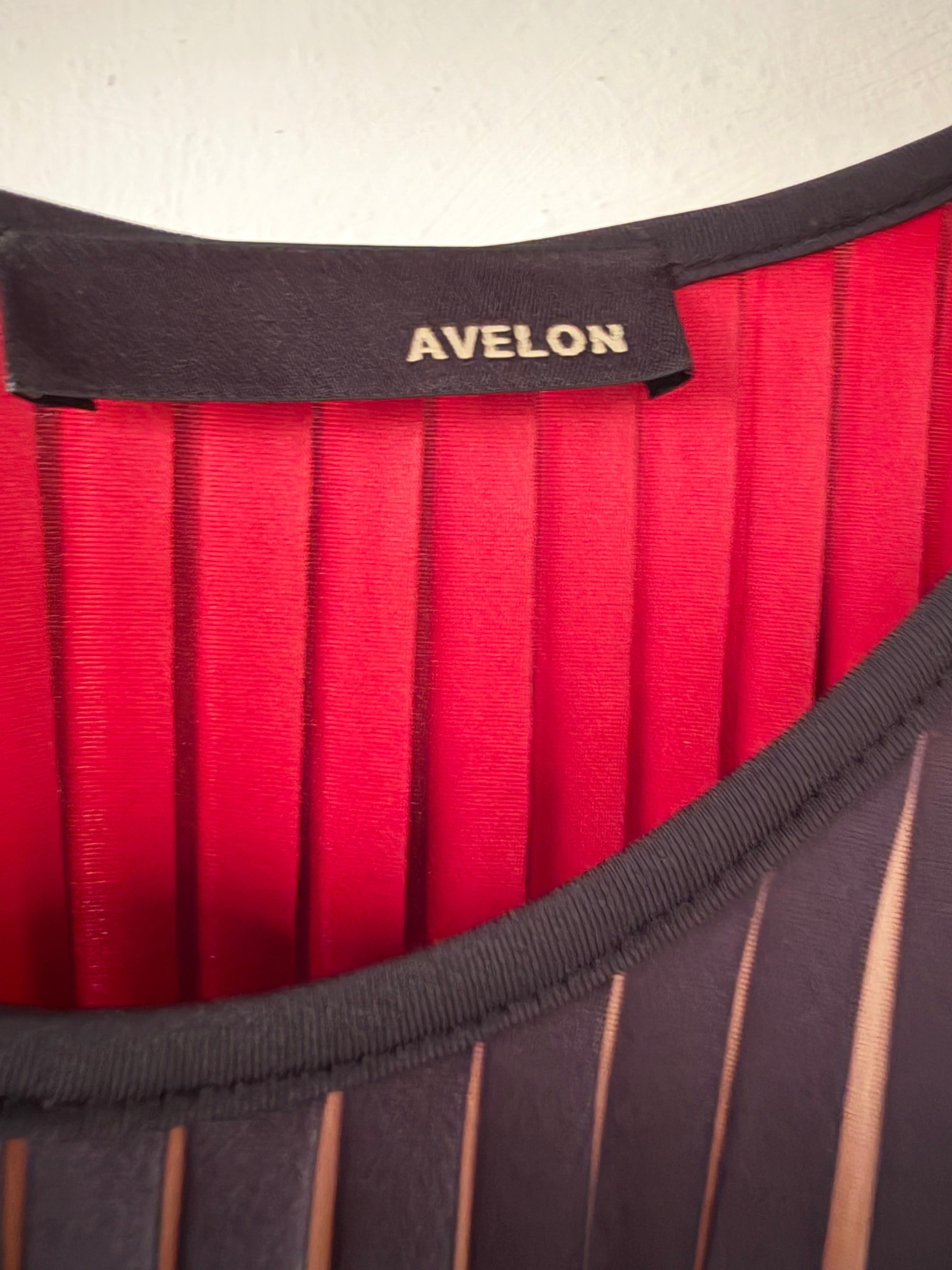AVELON plissé pleated striped dress