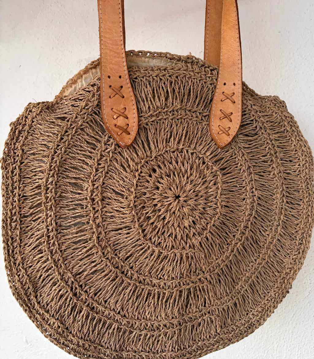 Round straw beach tote bag