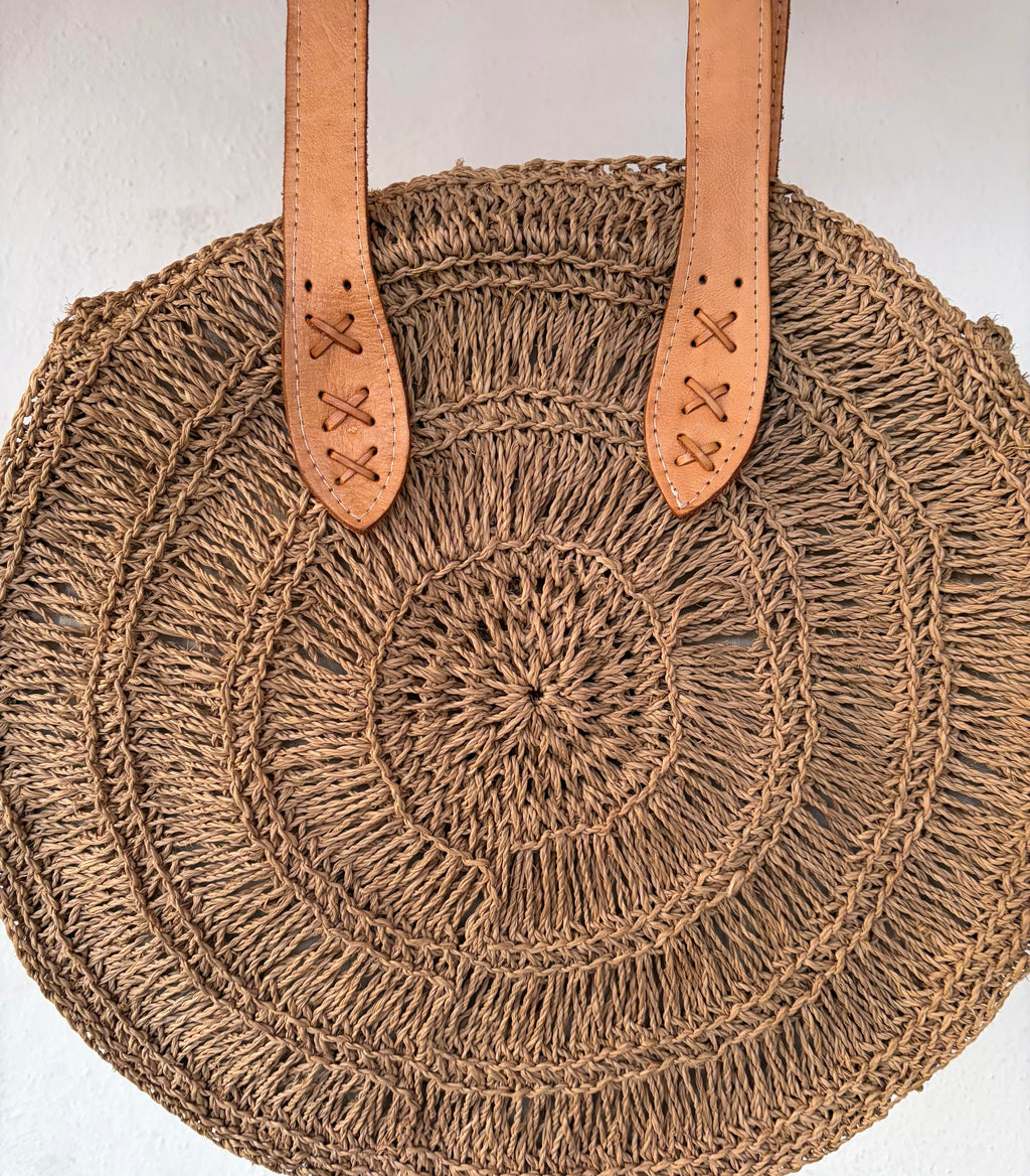 Round straw beach tote bag