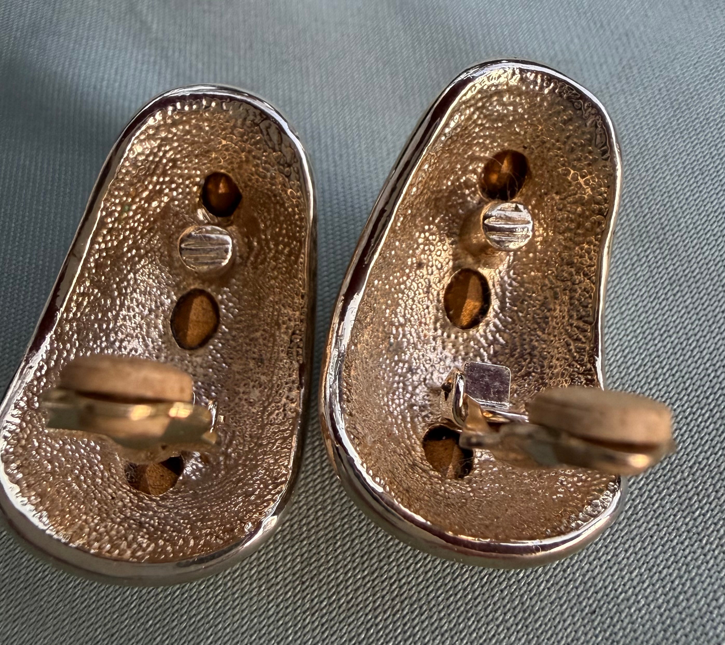 Gold-tone earring