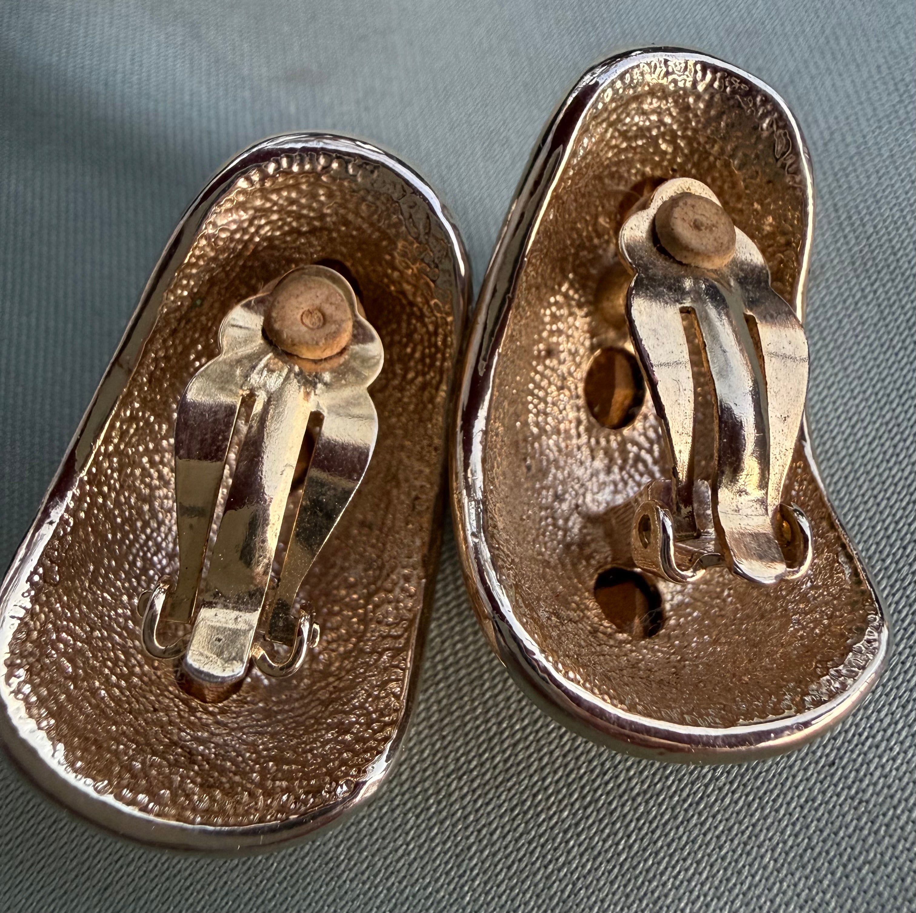 Gold-tone earring