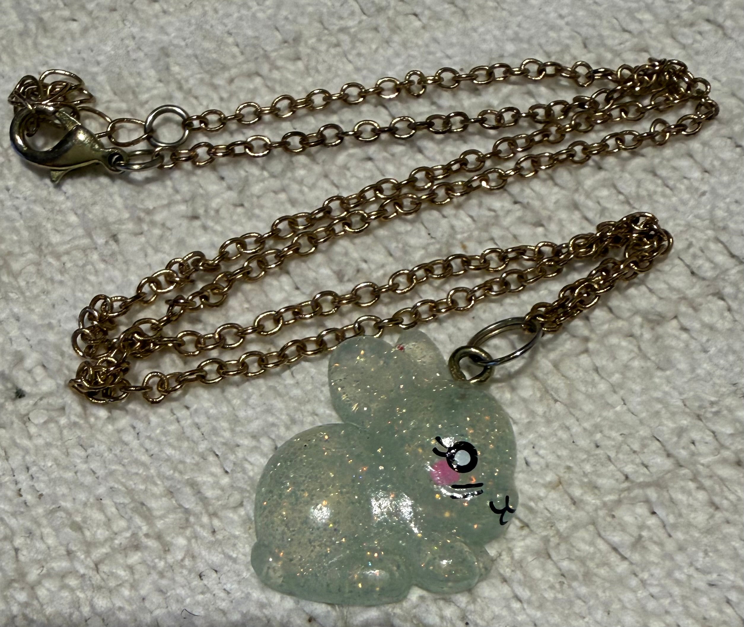 Bunny pendant (necklace)