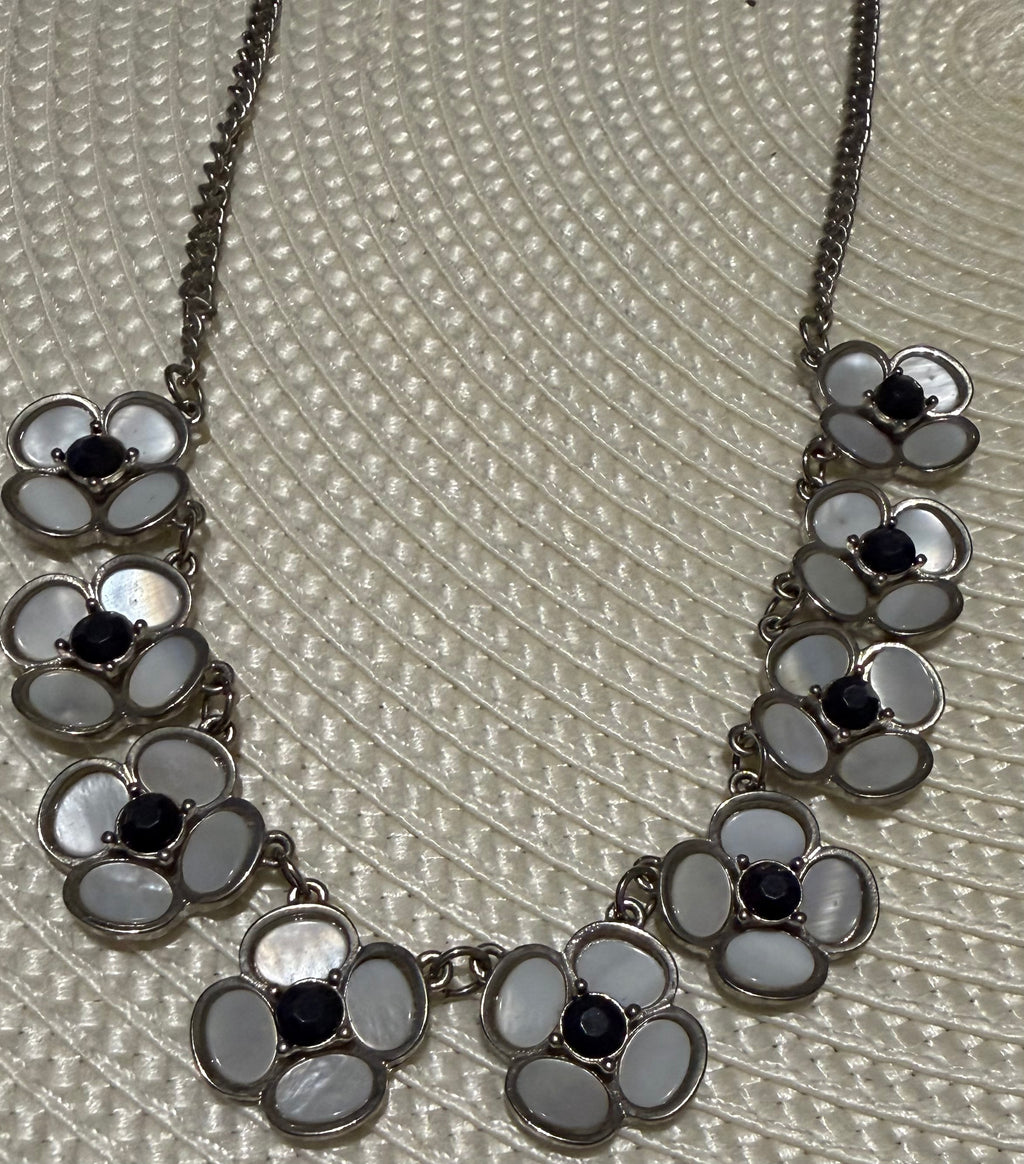 Floral necklace