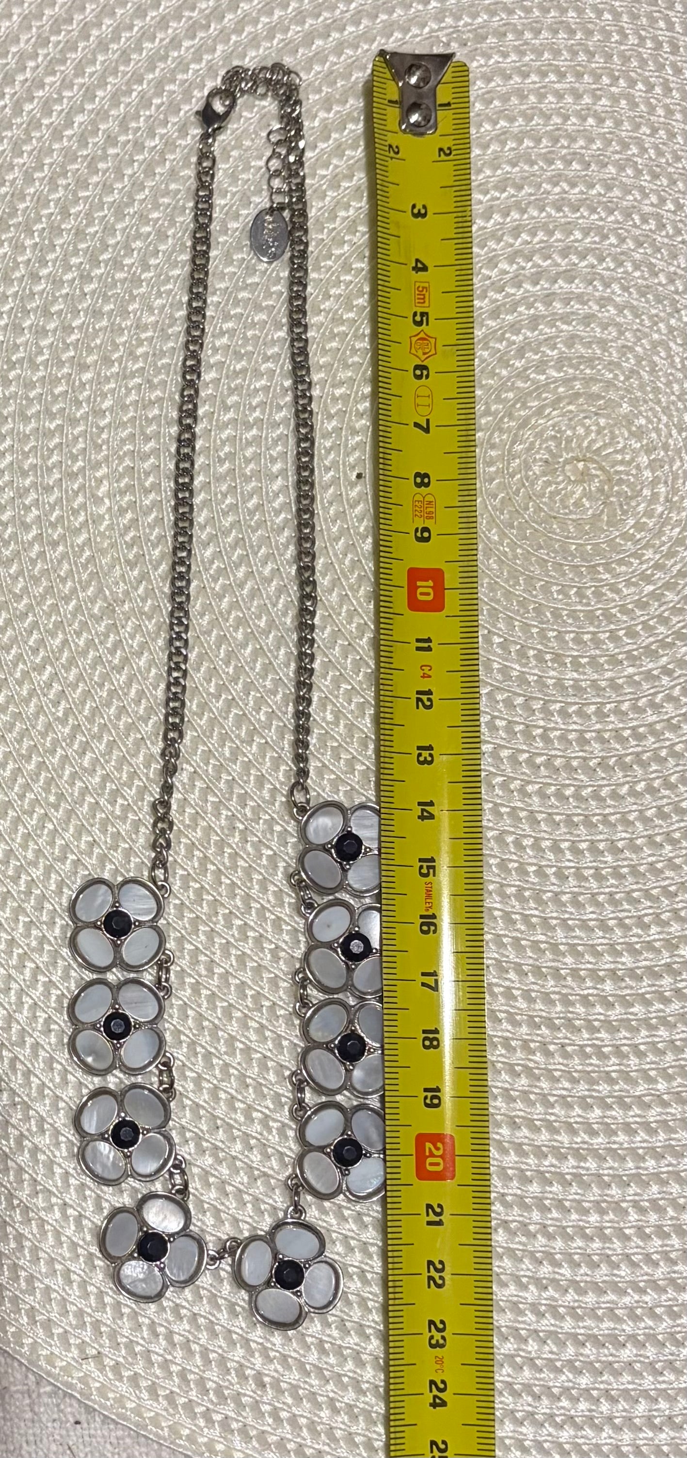 Floral necklace